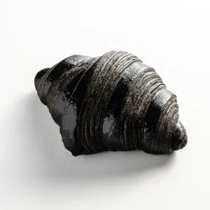 BLACK CROISSANT